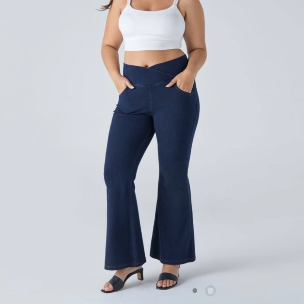 Halara High Waisted Crossover Pocket Stretchy Knit Plus Size Super Flare Jeans